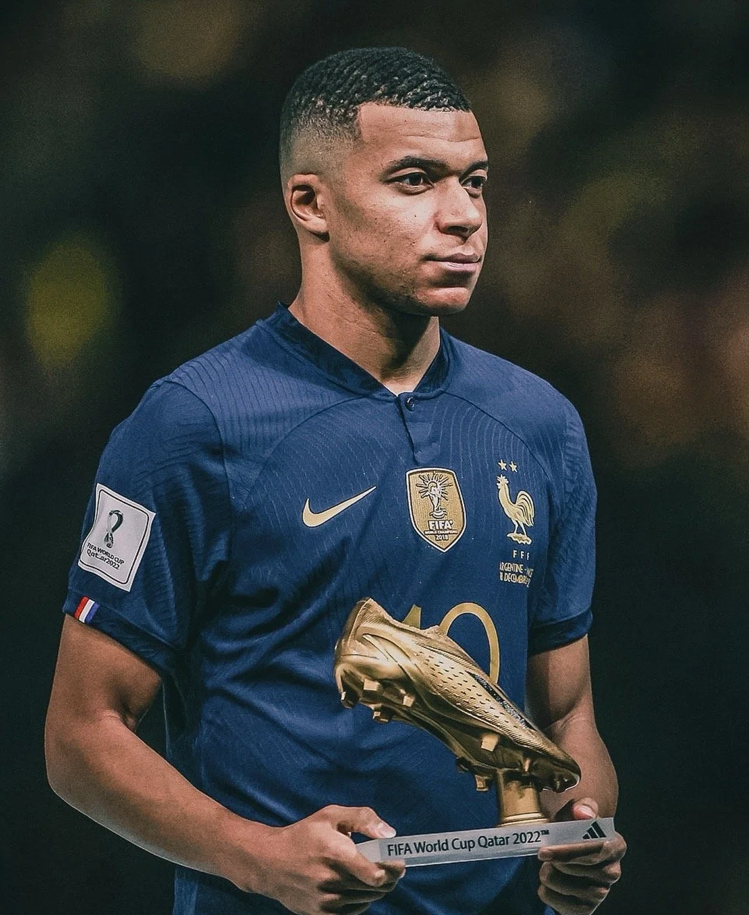 丹麦逆转乌拉圭，姆巴佩高光表现