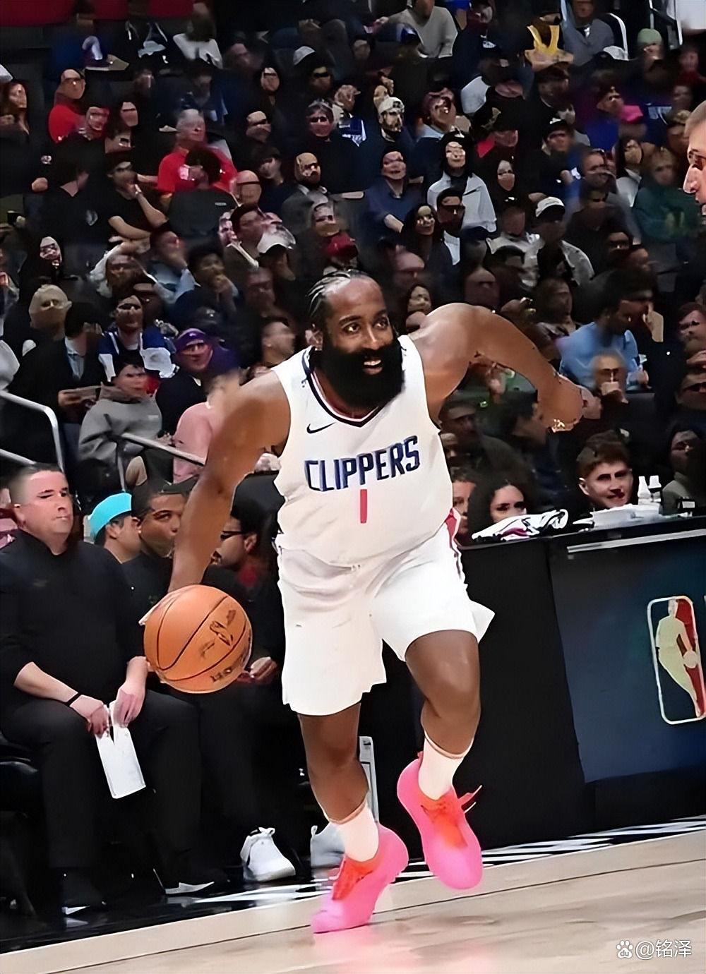 pg电子模拟器试玩在线-火箭客场战胜快船，两连胜