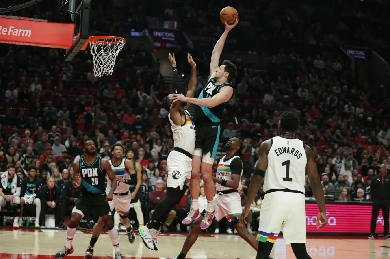 开拓者客场战胜国王,利拉德32分 开拓者客场战胜国王,利拉德32分