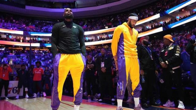 江苏队完胜山西队，詹姆斯扛起全队