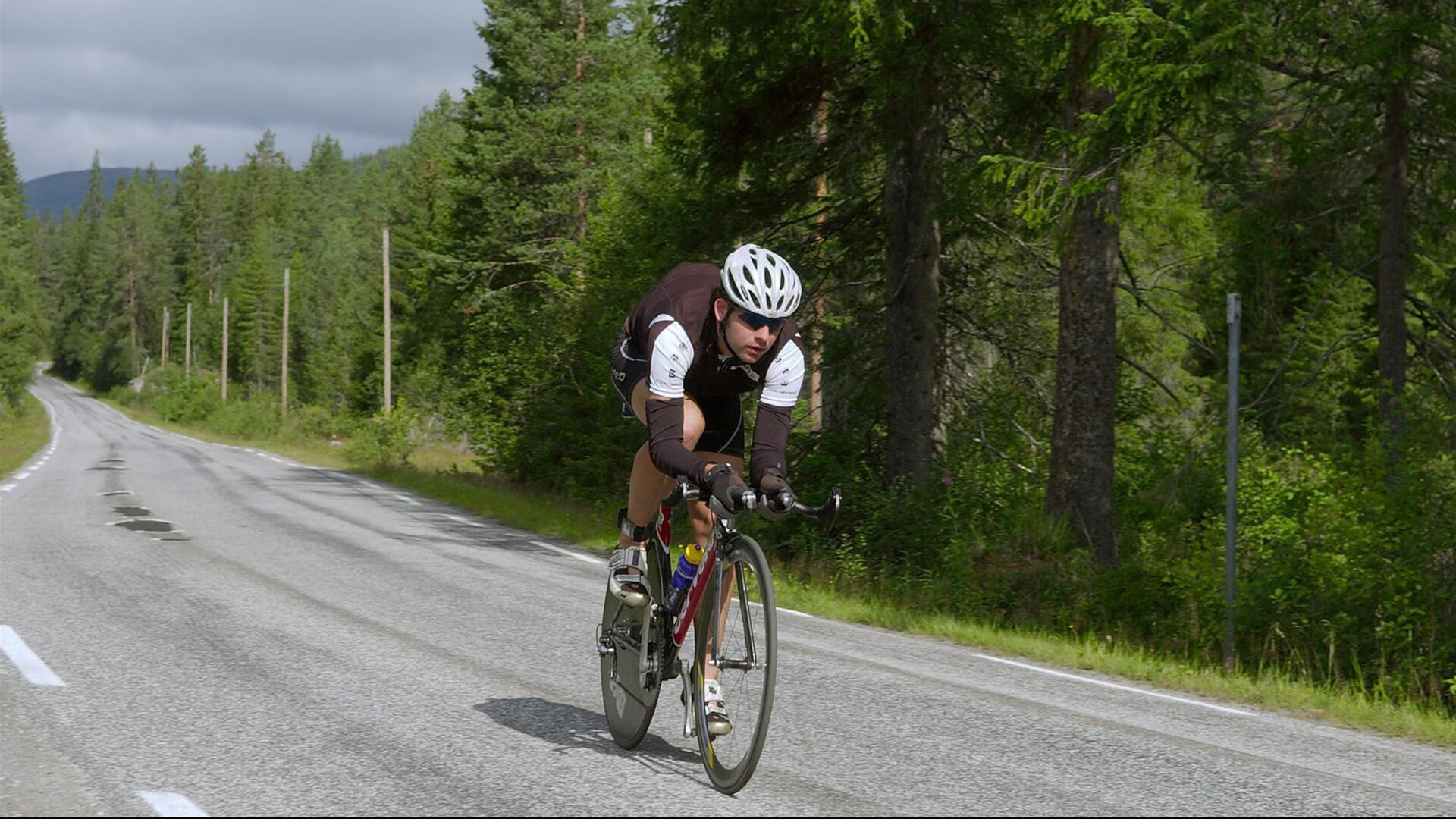虚幻的门神与现实的鏖战，当库尔图瓦的数据幽灵笼罩非洲大地
