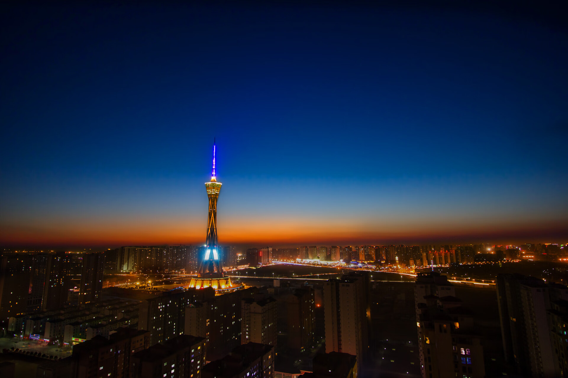 绿茵场与篮球馆的双重奏,战术如何塑造现代体育的胜负