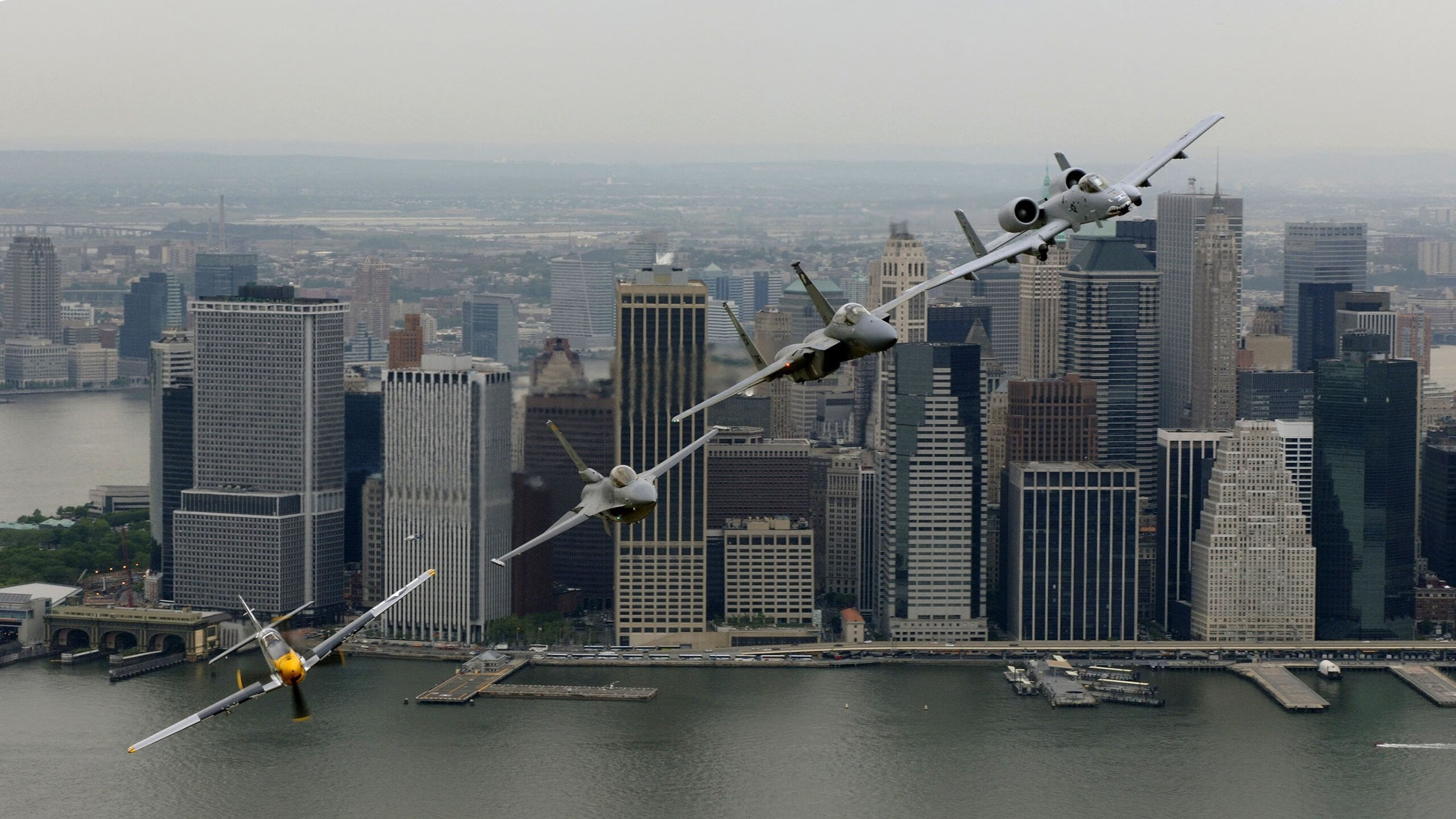 拉梅洛·鲍尔点燃赛场，勇士与尼克斯上演巅峰对决